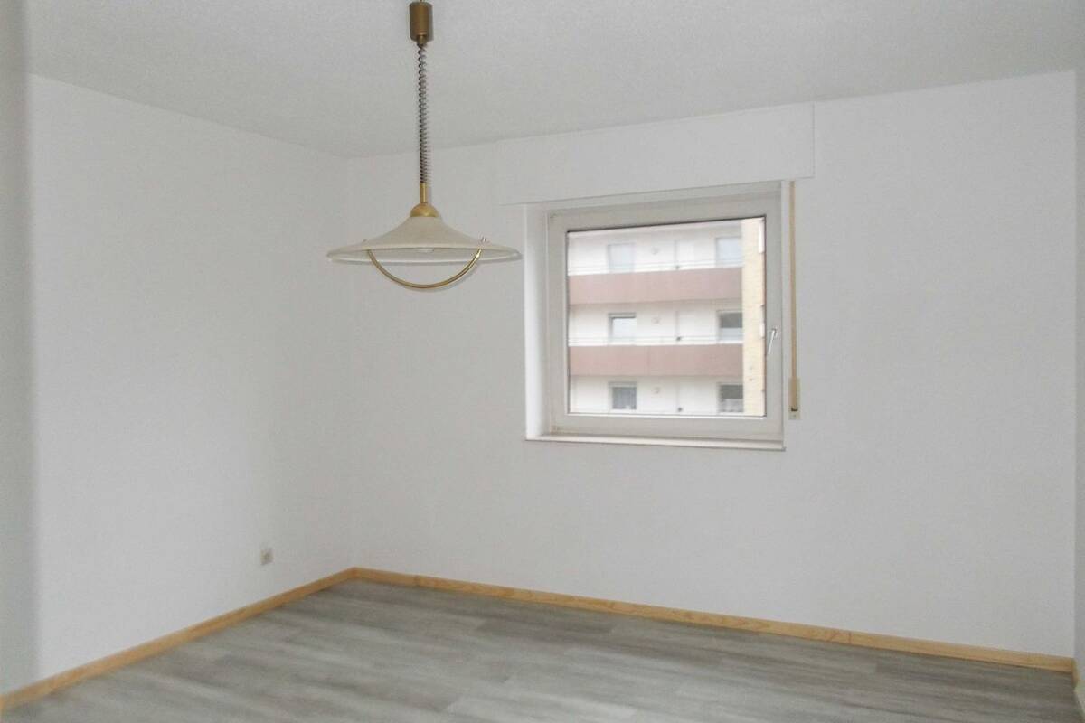Großzügige 3-Zimmer-Eigentumswohnung mit Sonnenbalkon und Stellplatz in Osnabrück-Sutthausen – 49082 Osnabrück – Bild 1 von 9