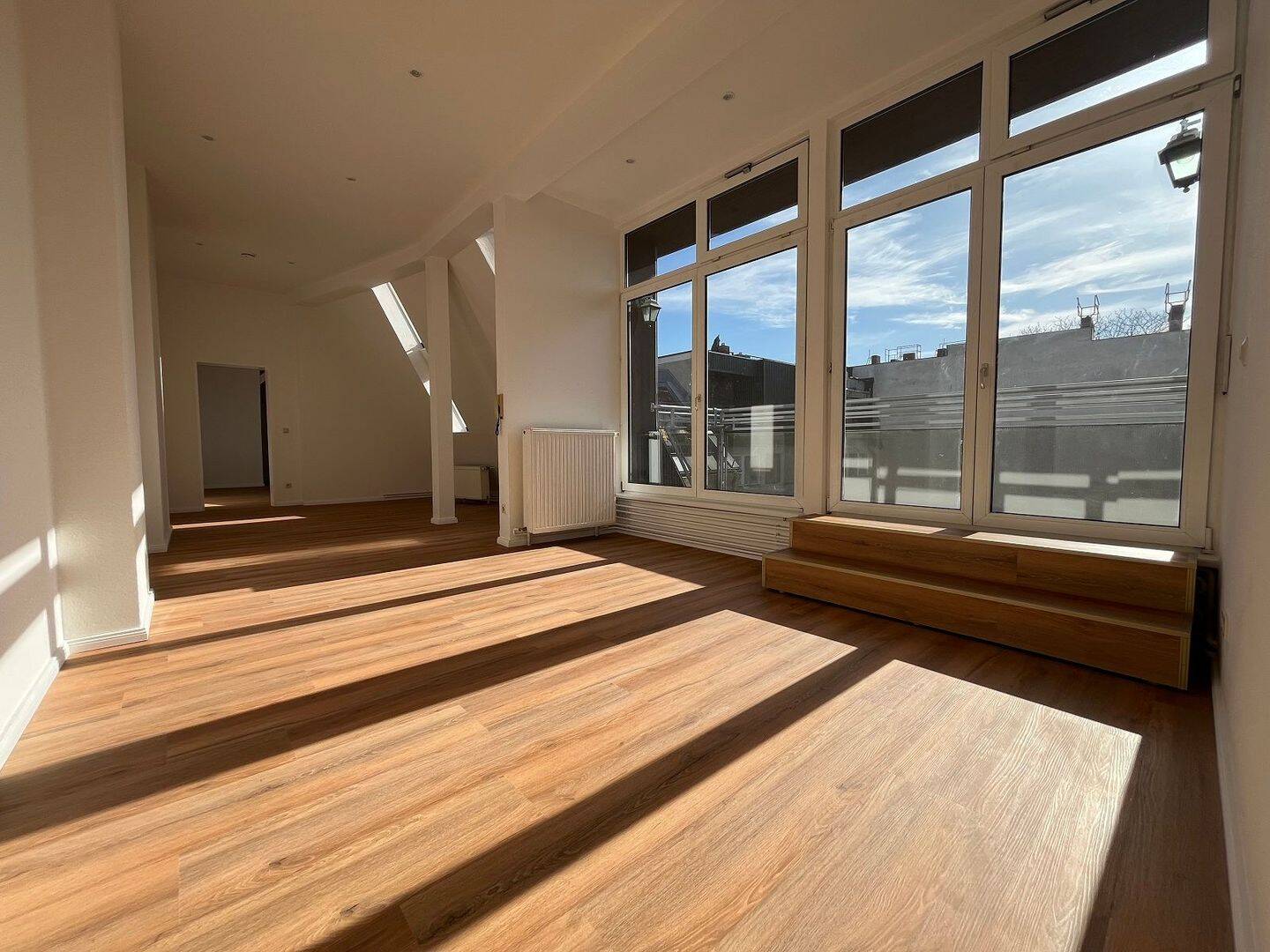 Herrliches, lichtdurchflutetes Dachgeschoss-Loft im legendären Rixdorf in Berlin-Neukölln!