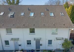 Hochwertig modernisiertes Reihenhaus in ruhiger Lage mit Traumterrasse in Hamburg-Jenfeld – 22043 Hamburg – Vorschaubild 2