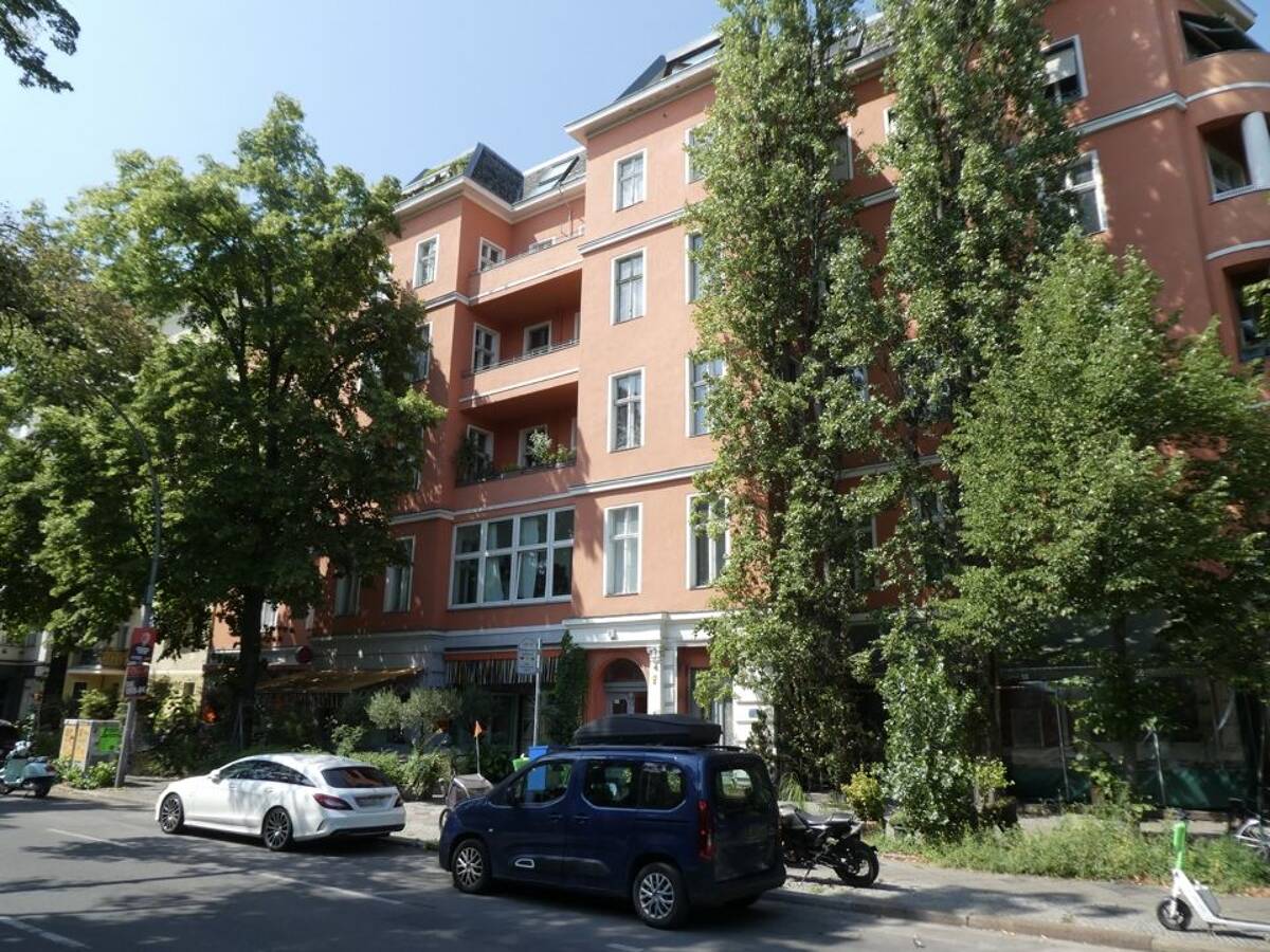 Großzügige Renovierungswohnung in zentraler Lage von Berlin-Kreuzberg! – 10965 Berlin – Bild 1 von 7