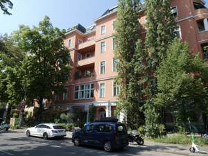 Großzügige Renovierungswohnung in zentraler Lage von Berlin-Kreuzberg!