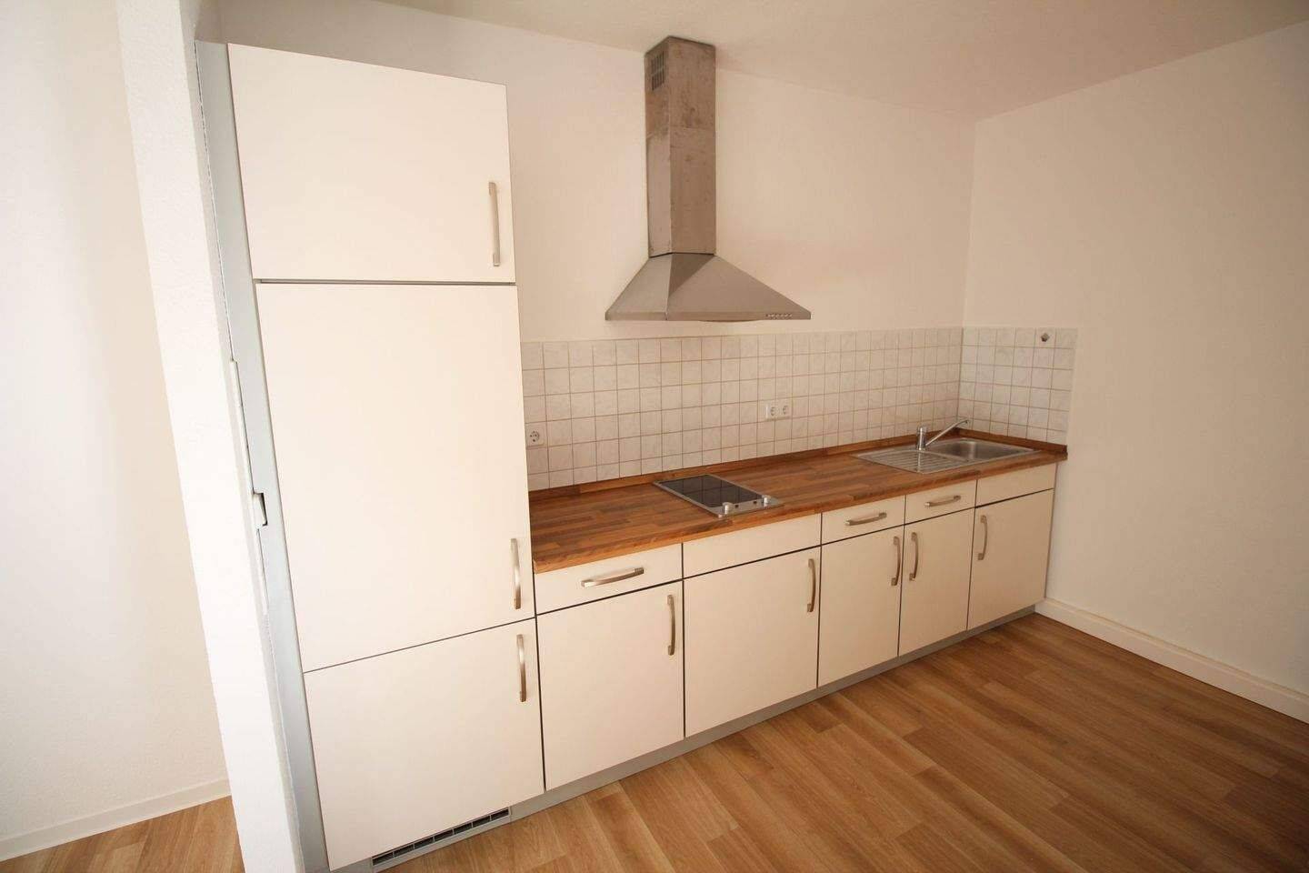 wohnliche 1-Raum-Wohnung, mit Einbauküche – Chemnitz – Vorschaubild 4