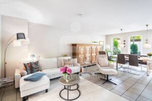 Einzigartige Gelegenheit - Ihre zukünftige Wohlfühloase mit Sauna, Gartenterrasse und Garage! – 50968 Köln – Vorschaubild 2
