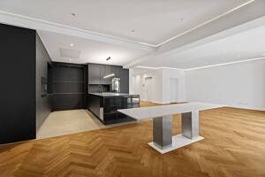 Zeitlose Architektur, exklusives Ambiente: topsanierte Gartenwohnung, 211 m², 3 Bäder, Terrasse – 40476 Düsseldorf – Vorschaubild 5