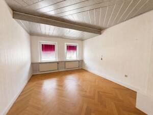 Sofort bezugsfrei: 4-Zimmer-Wohnung mit exklusivem Garten und Balkon in Düsseldorf – 40599 Düsseldorf – Vorschaubild 9