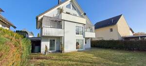 Bezugsfreie 3 Zimmer Gartenwohnung mit EBK und Kachelofen in ruhiger Wohnlage von München Denning! – 81929 München – Vorschaubild 1