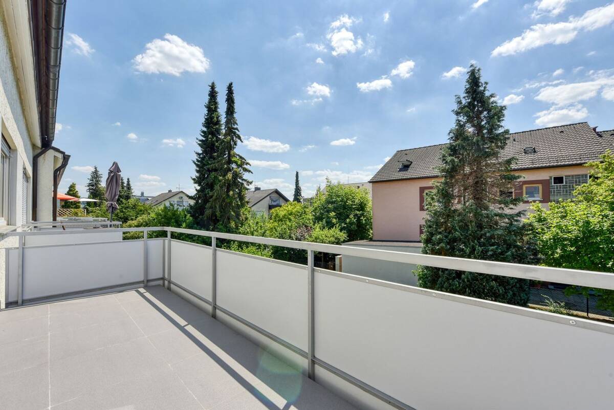 +++ zentral & ruhig - sonniger Süd-Balkon - hochwertig modernisiert - Einbauküche-Übernahme möglich +++ – 70439 Stuttgart – Bild 1 von 9