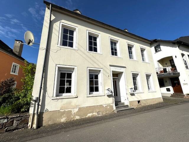 Historisches Zweifamilienhaus mit großer Scheune & Entwicklungspotenzial in Leiwen an der Mosel