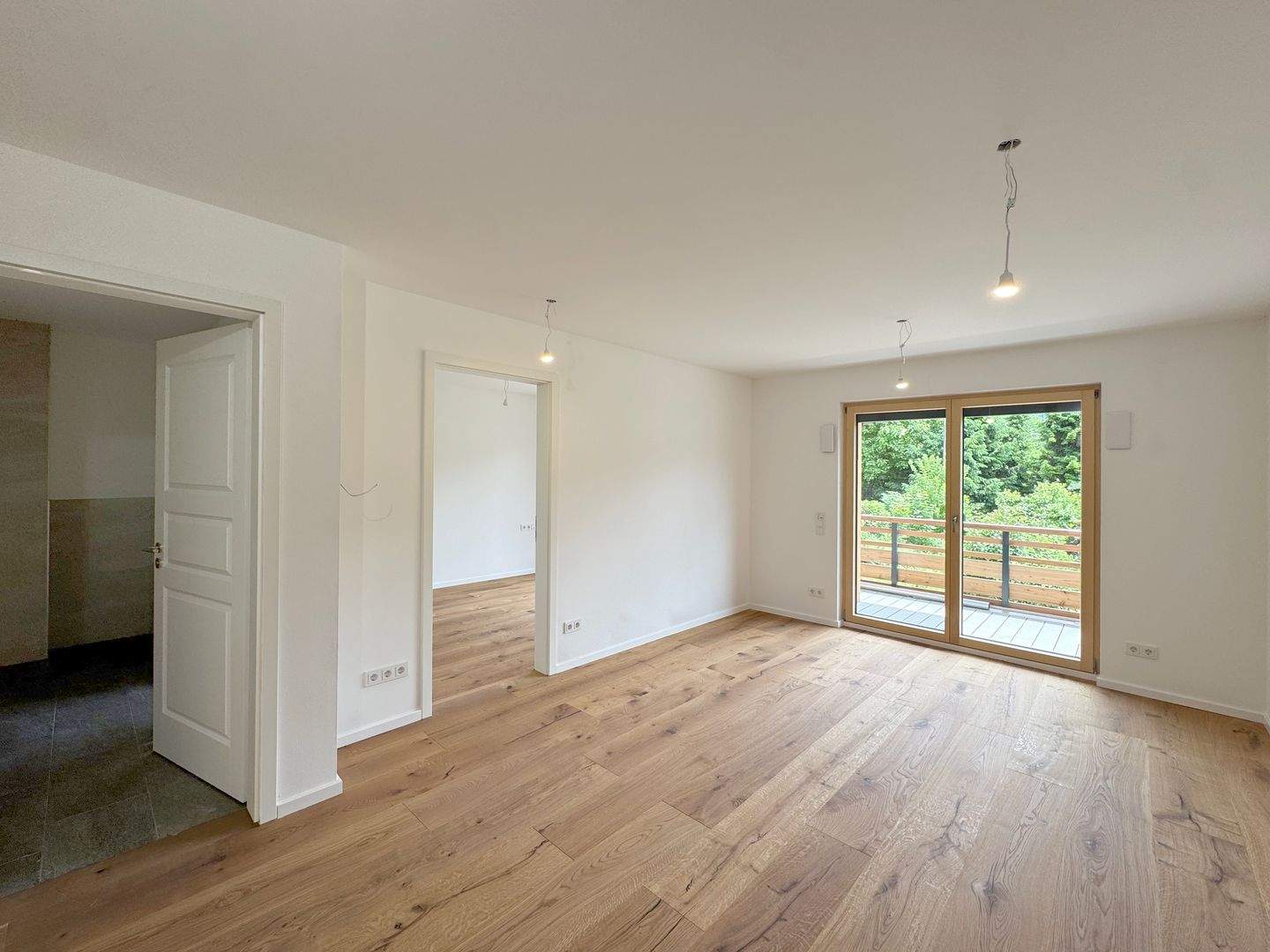 Exklusive Obergeschosswohnung mit Weitblick – Stilvoll Wohnen in urbaner Lage A-WE06