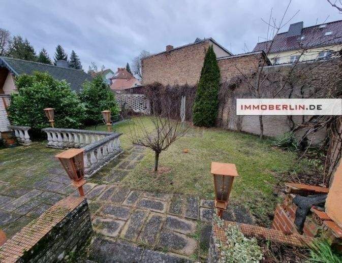 IMMOBERLIN.DE - Attraktives Mehrfamilienhaus & Bungalow in idealer Lage – Fürstenberg/Havel – Bild 1 von 6