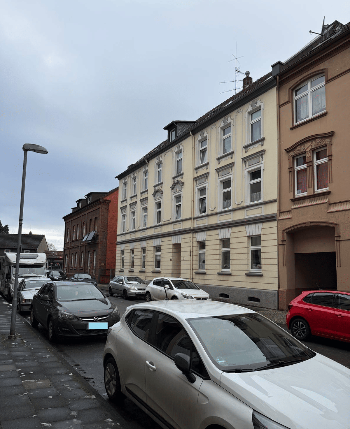 Mehrfamilienhaus mit viel Potential! – 45327 Essen – Bild 1 von 4