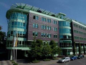 Sehr schöne 3-Raum-Wohnung mit Blick zur Alten Elbe auf dem Werder in Magdeburg! – 39114 Magdeburg – Vorschaubild 3