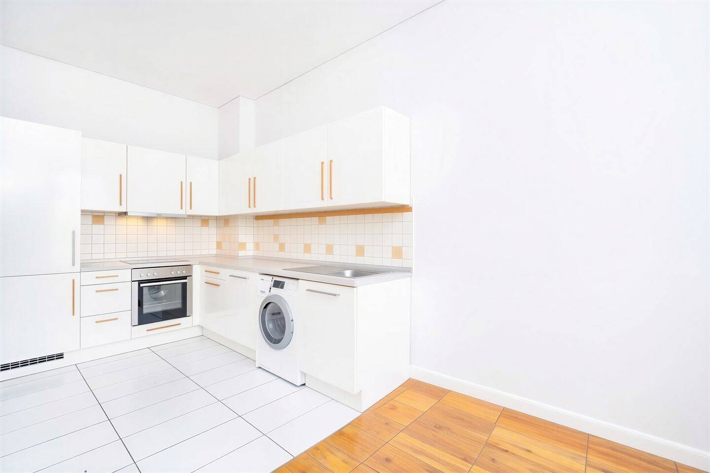 Top-Lage am Zionskirchplatz: Sanierter 3-Zimmer-Altbau mit Balkon & Lift in der Kastanienallee – Berlin – Vorschaubild 4