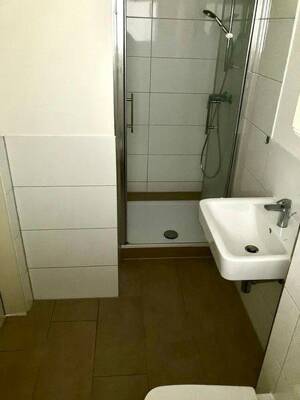 Schicke 1 Zimmerwohnung mit Balkon – 60386 Frankfurt am Main – Vorschaubild 1