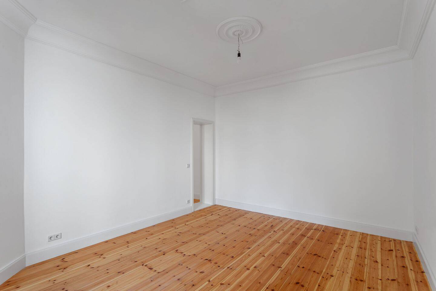 Bezugsfreie 3-Zimmer-Wohnung in Rigaer Straße. Hohe Decken, Dielenböden, Altbauflair. – Berlin – Vorschaubild 5