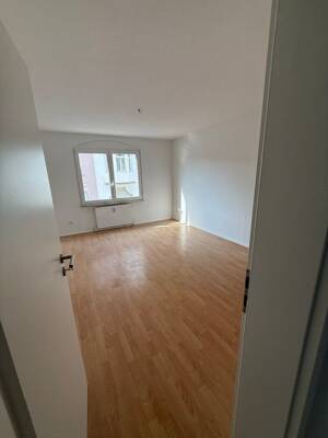 renovierte 2,5-Zimmer-Wohnung in Stuttgart-Untertürkheim – 70327 Stuttgart – Vorschaubild 9