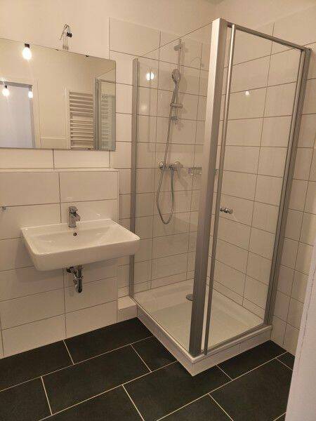 Einzugsbereit: Frisch modernisierte 1,5 Zi. Rentnerwohnung in Suchsdorf zu vermieten