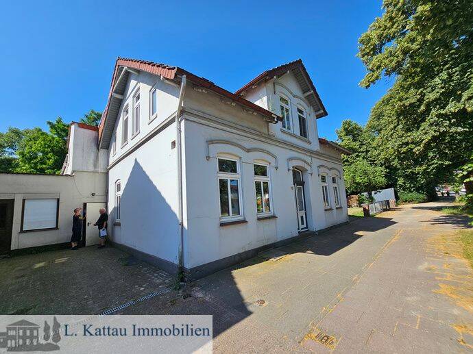 G 24 LESUM- sanierungsbedürftiges Mehrfamilienhaus - 3 Eigentumswohnungen als Gesamtpaket zu verkaufen