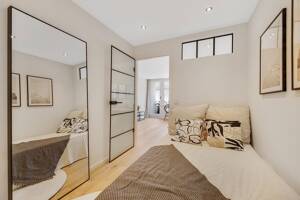 Erstbezug nach Kernsanierung: Exklusive Designerwohnung mit EBK, Balkon & TG-Stellplatz – 53129 Bonn – Vorschaubild 5