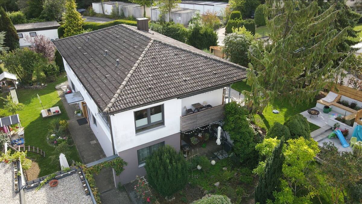 Einfamilienhaus freistehend mit Einliegerwohnung – 97078 Würzburg – Bild 1 von 9