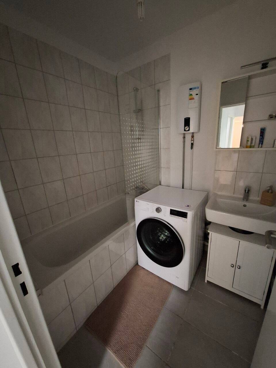 Möbliertes Zimmer für Damen in einer 3-Zimmer-WG zu vermieten – Berlin – Vorschaubild 4