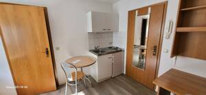 An Studenten zu vermieten, ein möbliertes 1-Zimmer Apartment ! Anfragen bitte nur per E-Mail! – 91054 Erlangen – Vorschaubild 3