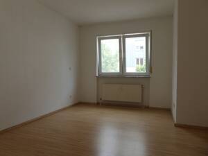 Helle, großzügige 2-Zimmerwohnung mit Tiefgaragenplatz auf einem Erbpacht-Grundstück in Käfertal! – 68309 Mannheim – Vorschaubild 3