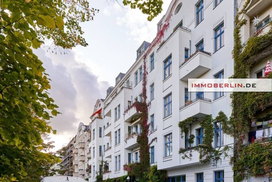 IMMOBERLIN.DE - Spitzenlage! Schöne Altbauwohnung mit ruhiger Südwestloggia – Berlin – Vorschaubild 2