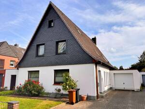***Wohnen in bester Lage - Geräumiges Einfamilienhaus mit großzügigen Garten***