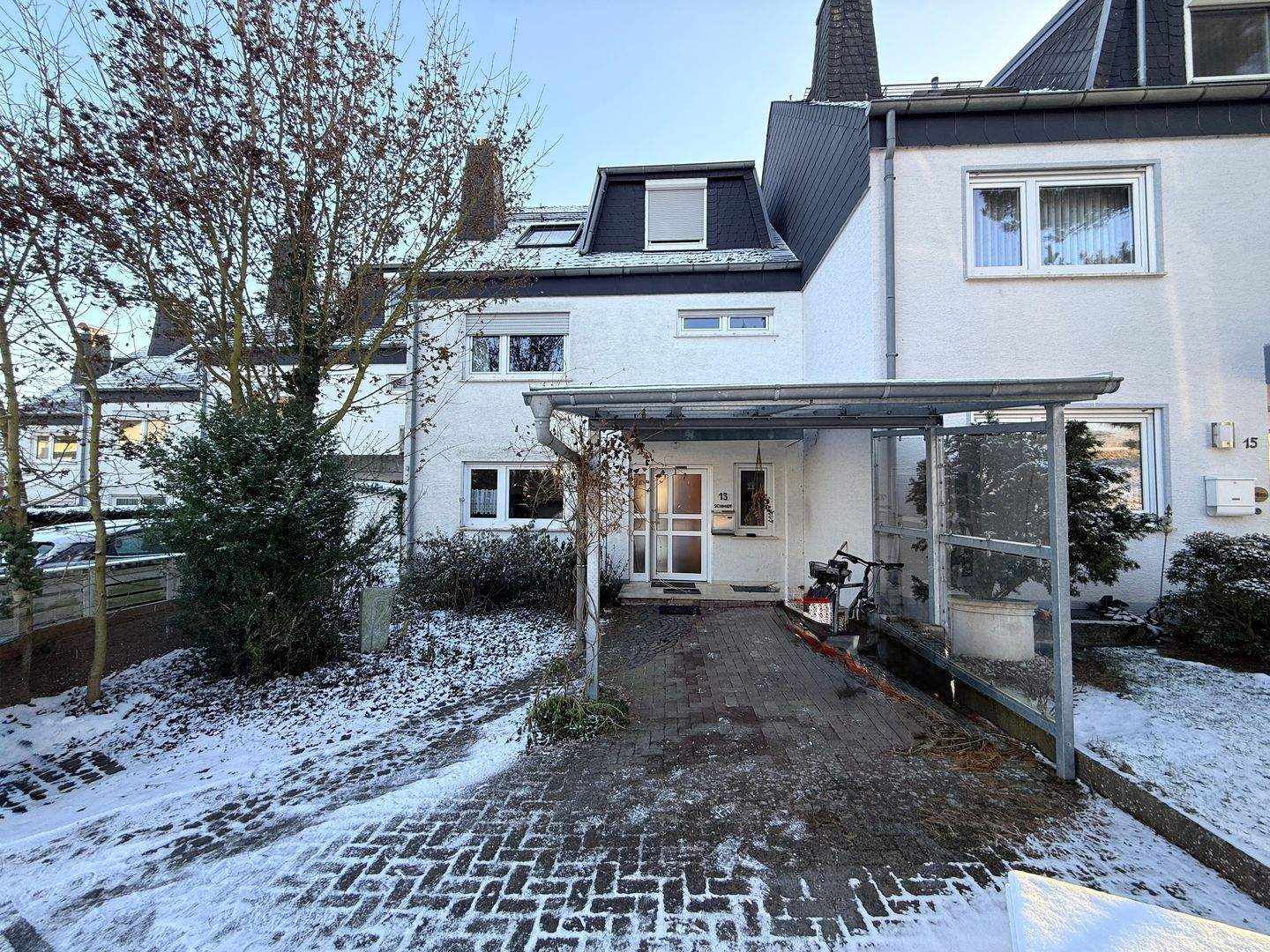 Charmantes Reihenmittelhaus mit genug Platz für die Familie! – Usingen – Bild 1 von 9