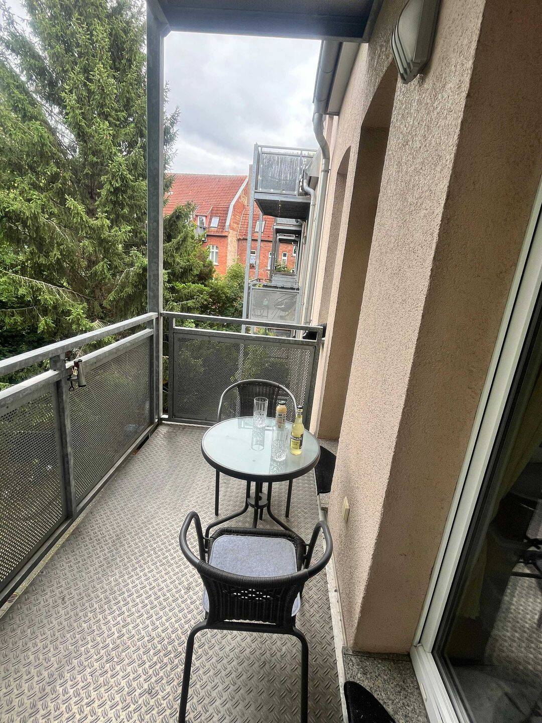 Sonniger Balkon, ruhige Lage, 10 Min. zum Anger – 2-Zi.-Wohnung