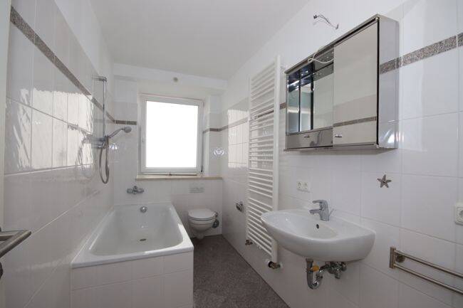 Top Lage nähe Kurfürstenplatz - 2-Zimmer-Wohnung mit Balkon zum Innenhof – München – Vorschaubild 8