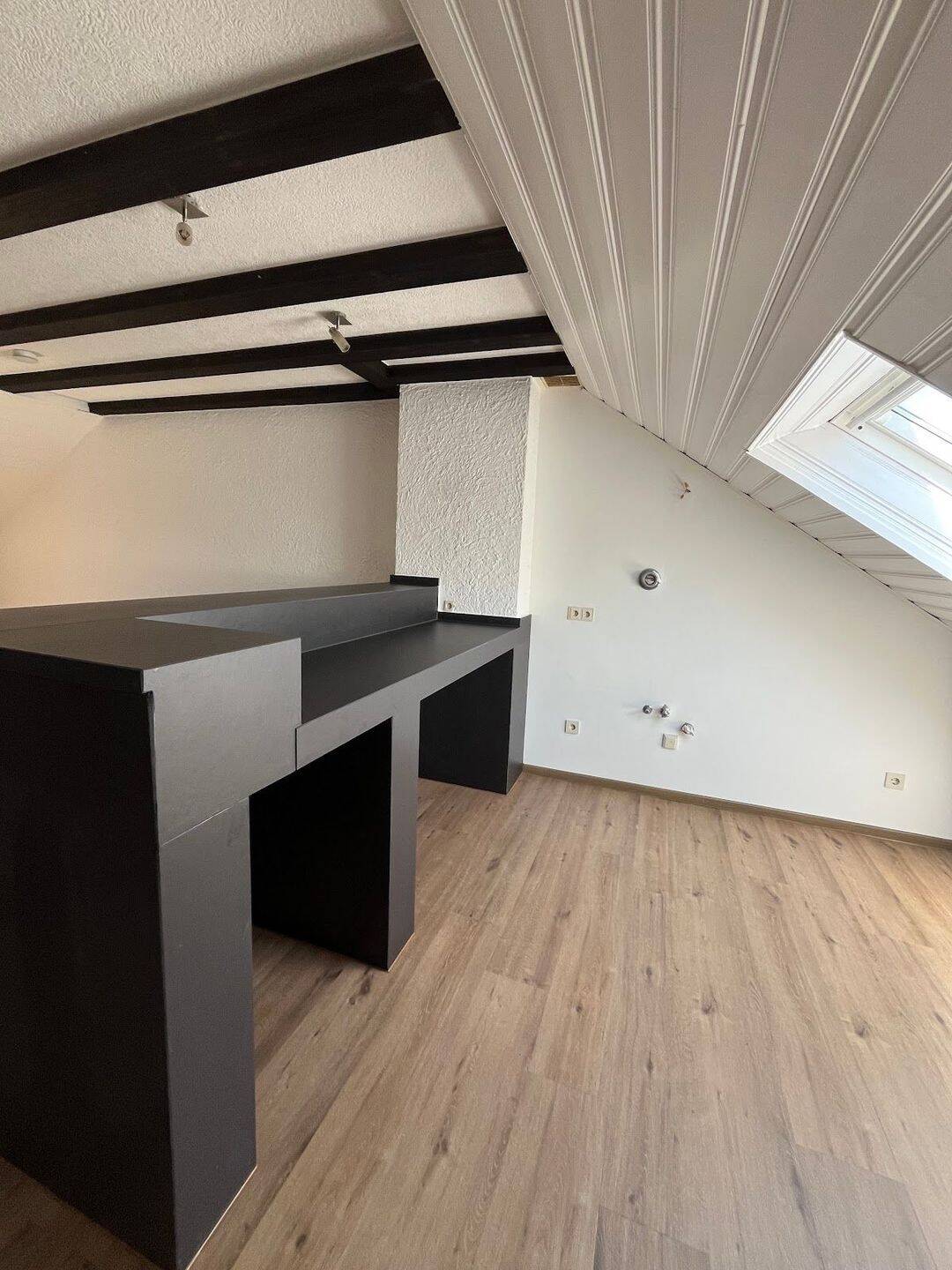 Frisch renovierte 2-Zimmer Dachgeschosswohnung mit Charme in Giesenkirchen -offener Kamin – Mönchengladbach – Vorschaubild 6