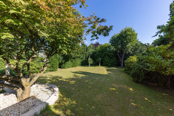 Haus in 50859 Köln / Lövenich mit 300 m² kaufen