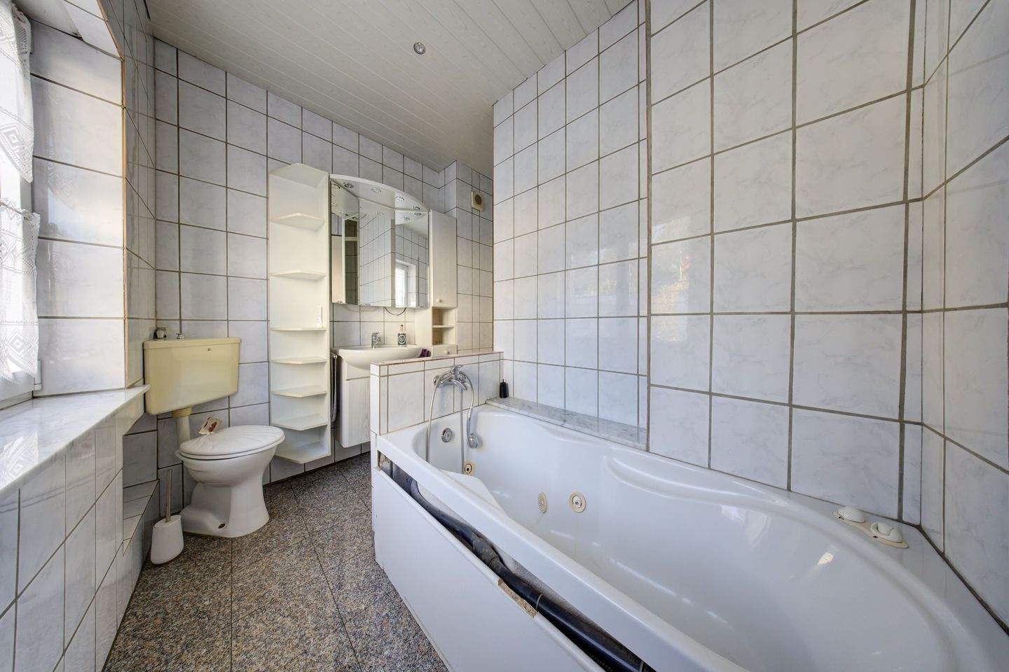Großzügiges Anwesen mit viel Platz und Potential – Nürnberg – Vorschaubild 8