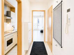 Exklusive 1-Zimmer-Wohnung mit Balkon, Skylineblick & TG-Stellplatz in Bestlage Bockenheim – 60486 Frankfurt am Main – Vorschaubild 3