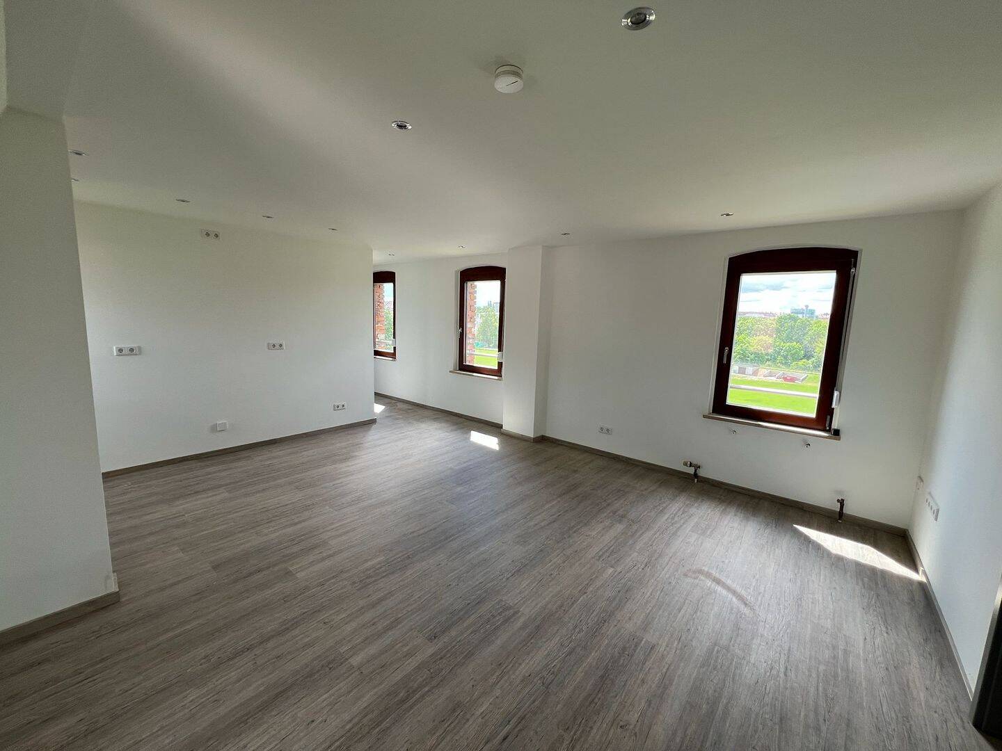 Erstbezug nach Komplettrenovierung: helle 44 qm Altbauwohnung in verkehrsberuhigter Lage am Rand der Pegnitzauen in Schniegling – Nürnberg – Vorschaubild 2