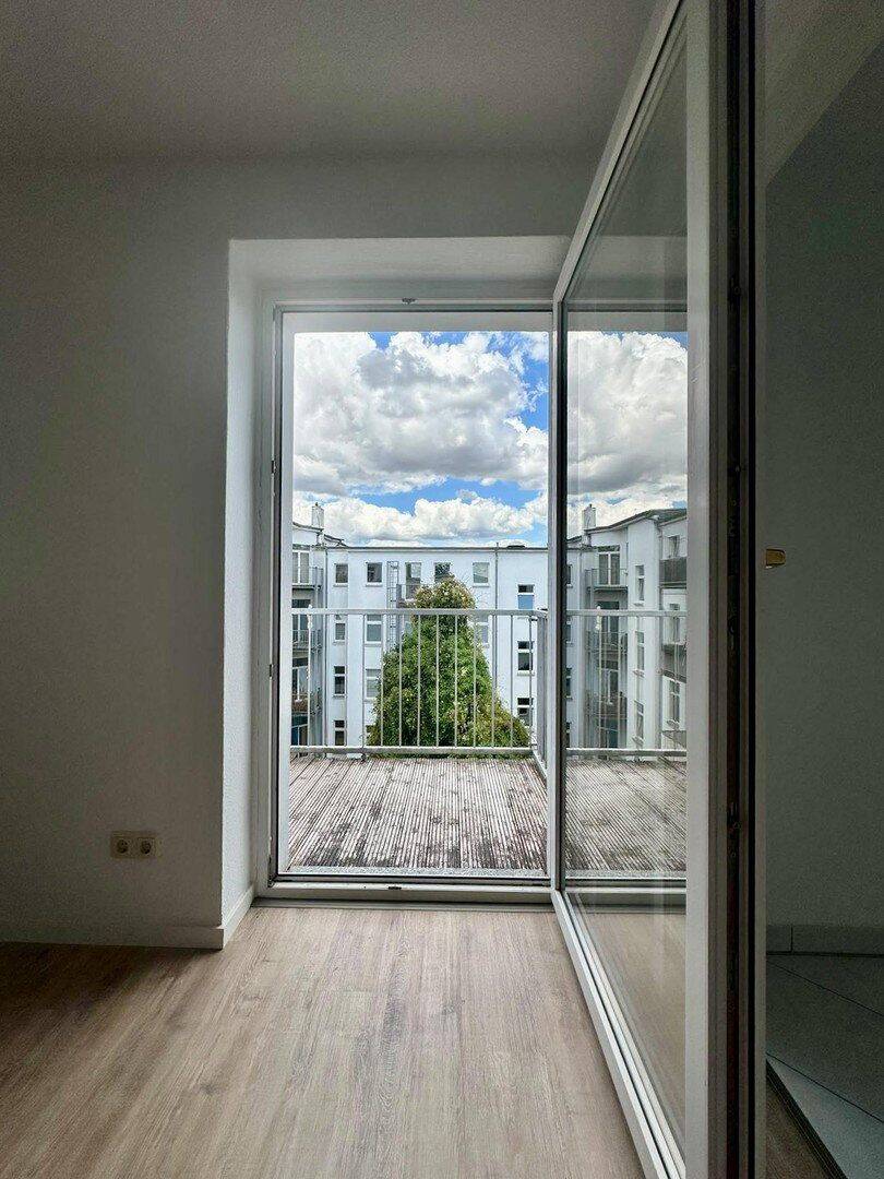 2-Zi-Wohnung mit Ausblick, EBK - TOP Lage in Stadtfeld Ost – Magdeburg – Vorschaubild 3