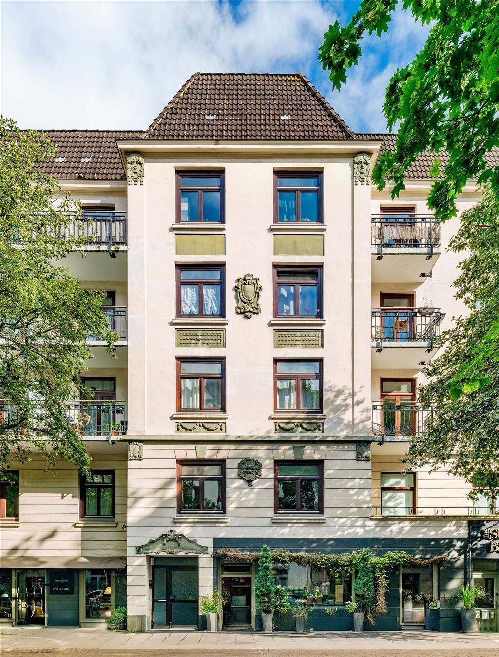 Keine 100m zum Mühlenkamp - luxussanierte Altbauwohnung