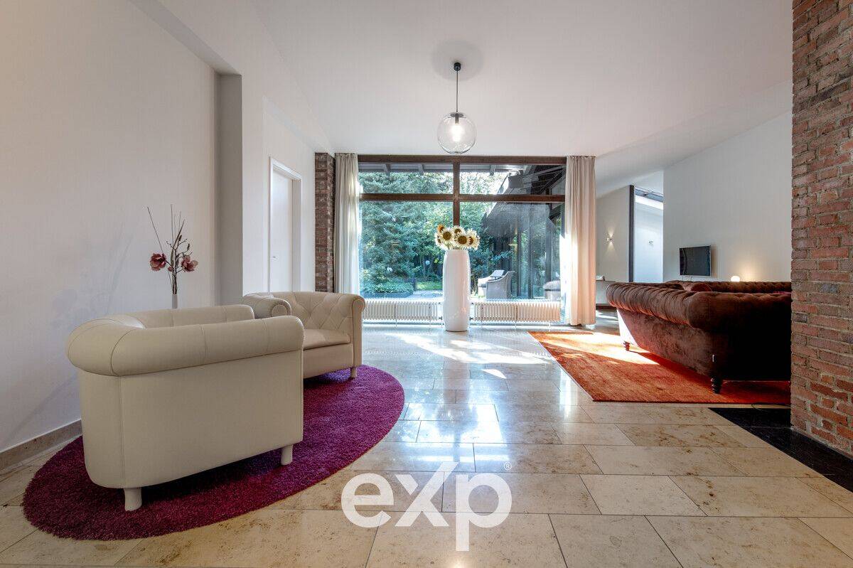*** ELEGANZ & DISKRETION *** Freistehende Luxusvilla in Bonn-Röttgen mit Pool, Spa & Parkgrundstück – 53125 Bonn – Bild 1 von 9