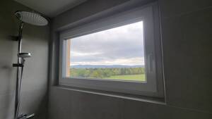 Vollsanierte, neu möblierte 3-Zi-Whg mit Aufzug u. Balkon? rollstuhlgerecht – 60435 Frankfurt am Main – Vorschaubild 4