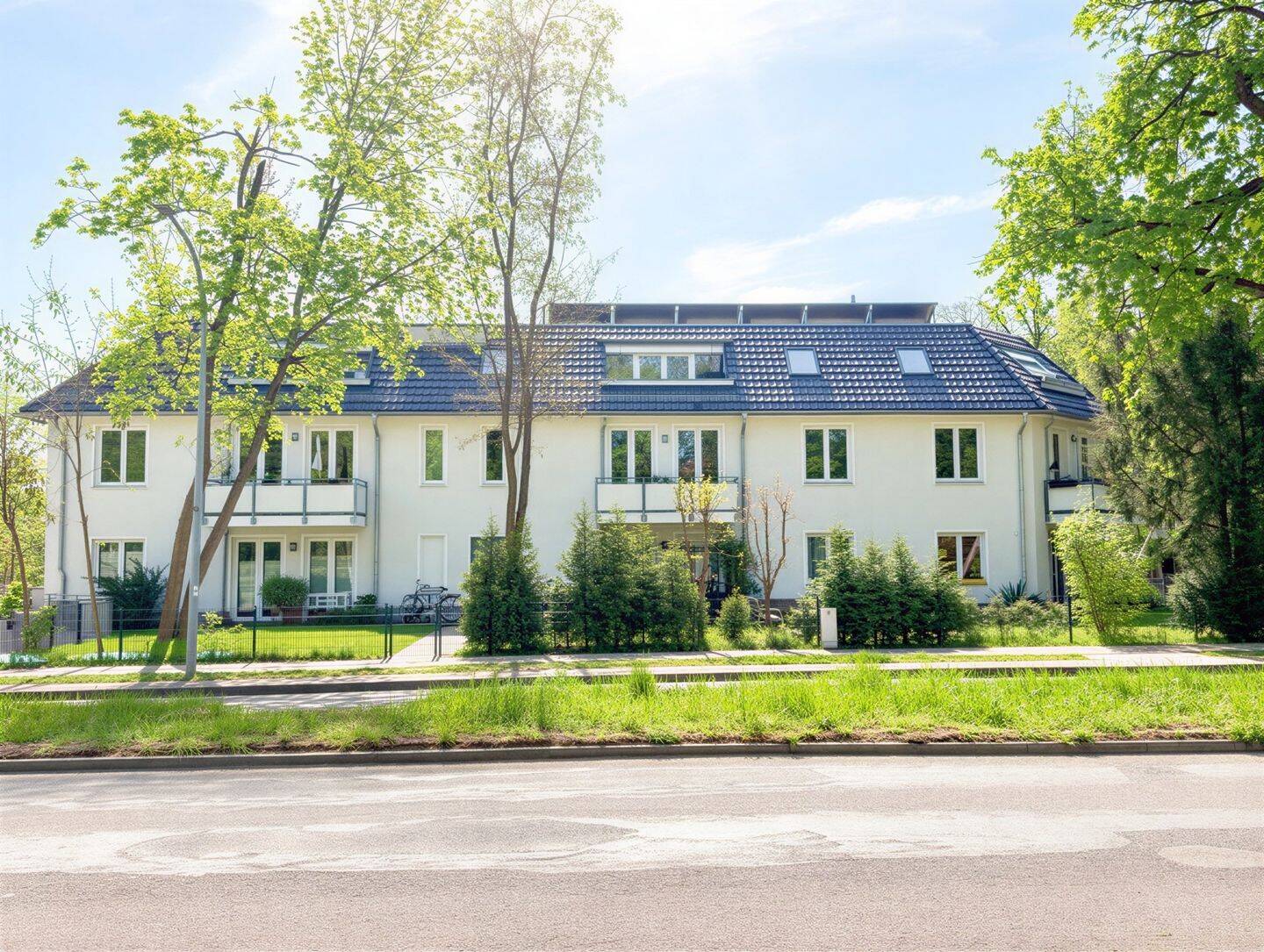 Solide Kapitalanlage mit 3.8% BME im KFW 55 Haus: 3 Zimmer Dachgeschosswohnung nahe Teltower Kanal – Teltow – Bild 1 von 9
