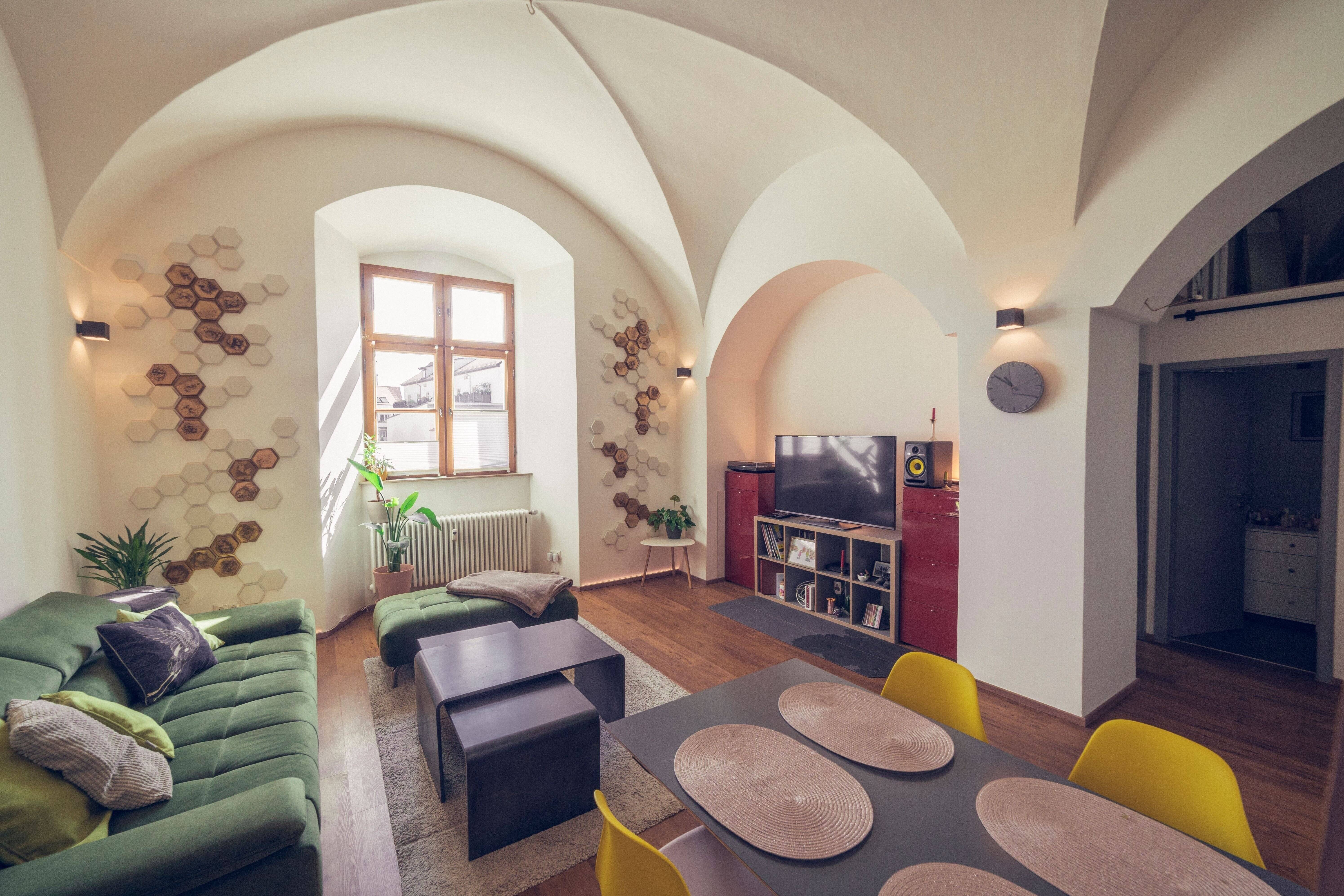 Exklusive Wohnung in der Altstadt - 2 Zimmer mit Einbauküche, großem Bad und Galerie