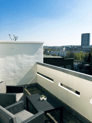 Panoramablick über Düsseldorf mit Balkon aus Derendorf – 40476 Düsseldorf – Vorschaubild 4