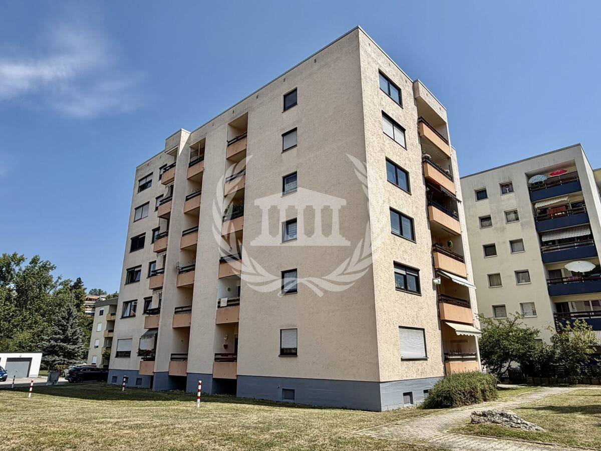 Gepflegte 3-Zimmer-Wohnung mit Balkon und Stellplatz in Regensburg-Reinhausen! – 93059 Regensburg – Bild 1 von 4