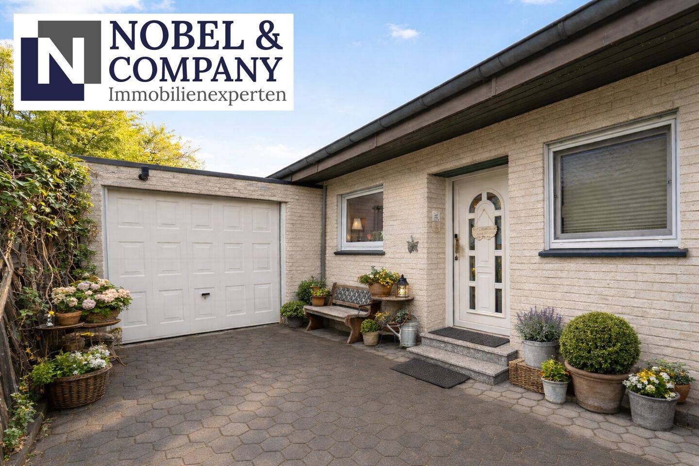 Rees-Mehr: Freistehendes Einfamilienhaus mit Wintergarten, Kamin & Garten! – Rees – Bild 1 von 9