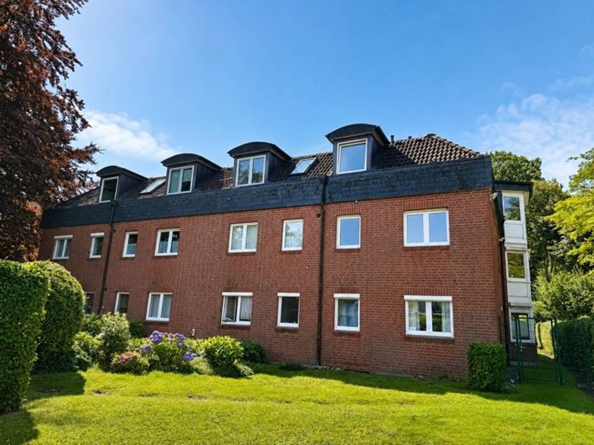 Helle 2-Zimmer-Wohnung mit Tiefgaragenstellplatz in ruhiger Wohnlage – 22175 Hamburg – Bild 1 von 9