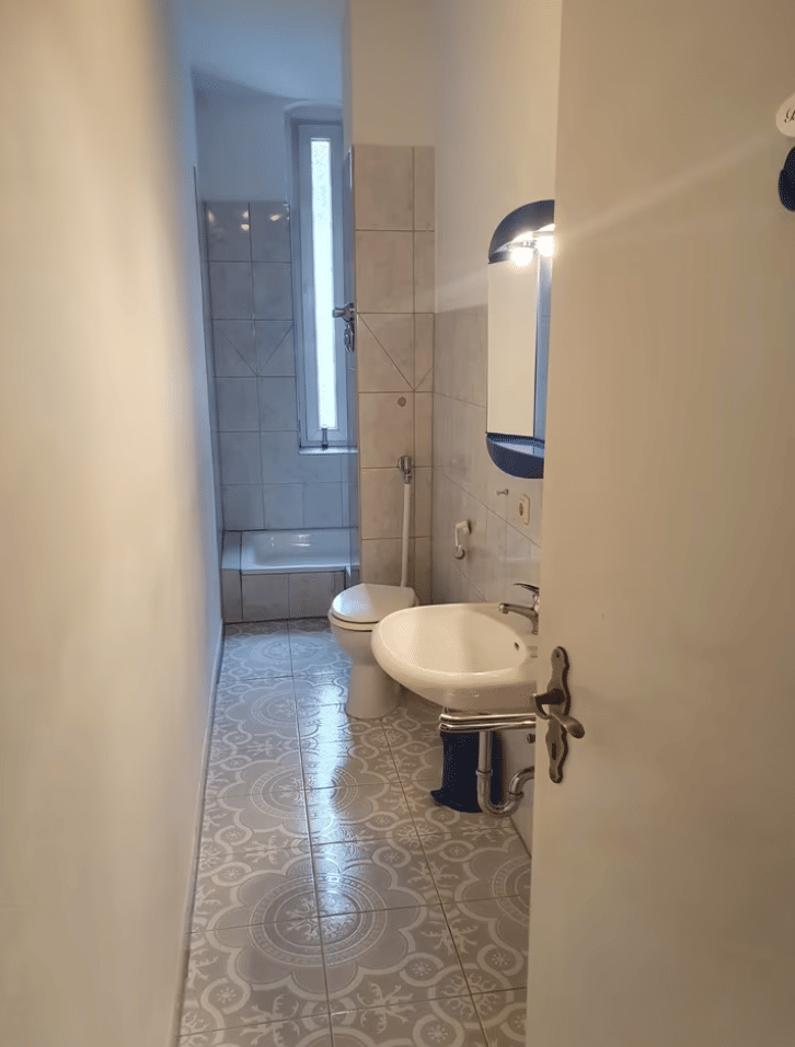 Urbanes Wohnen in Neukölln - 2 Zimmer mit sonnigem Balkon – Berlin – Vorschaubild 3