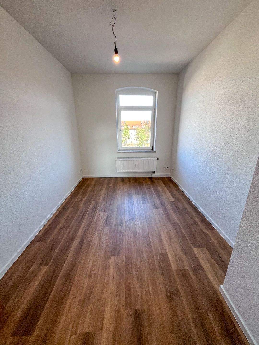 ERSTBEZUG NACH RENOVIERUNG !!! (KLEINE) 3 Zimmer-Wohnung sucht neue Mieter – Erfurt – Vorschaubild 4