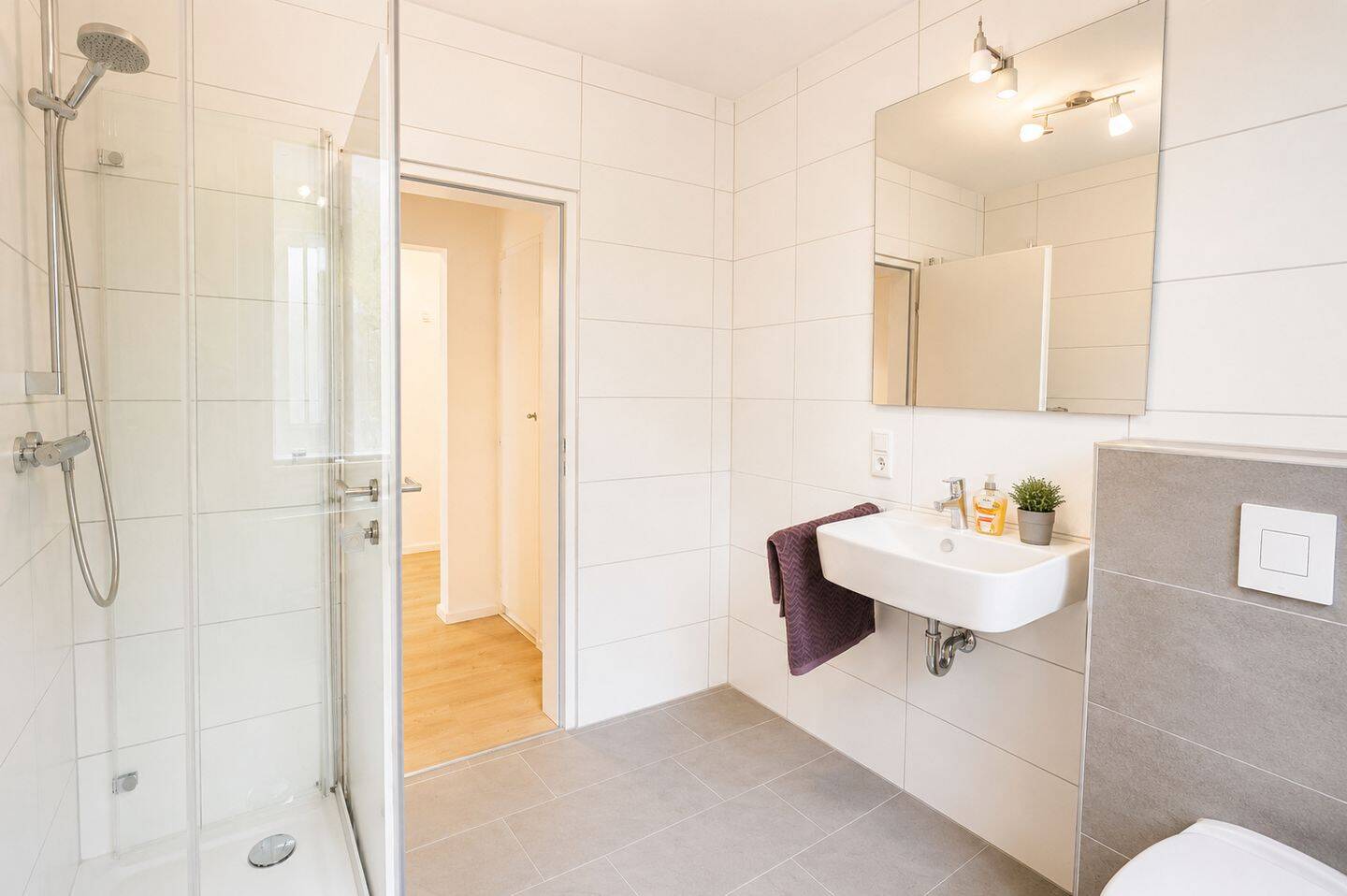 Kapitalanlage mit Potenzial: Gepflegtes, vermietetes 3-Parteienhaus in gefragter Wohnlage – Oldenburg – Vorschaubild 6